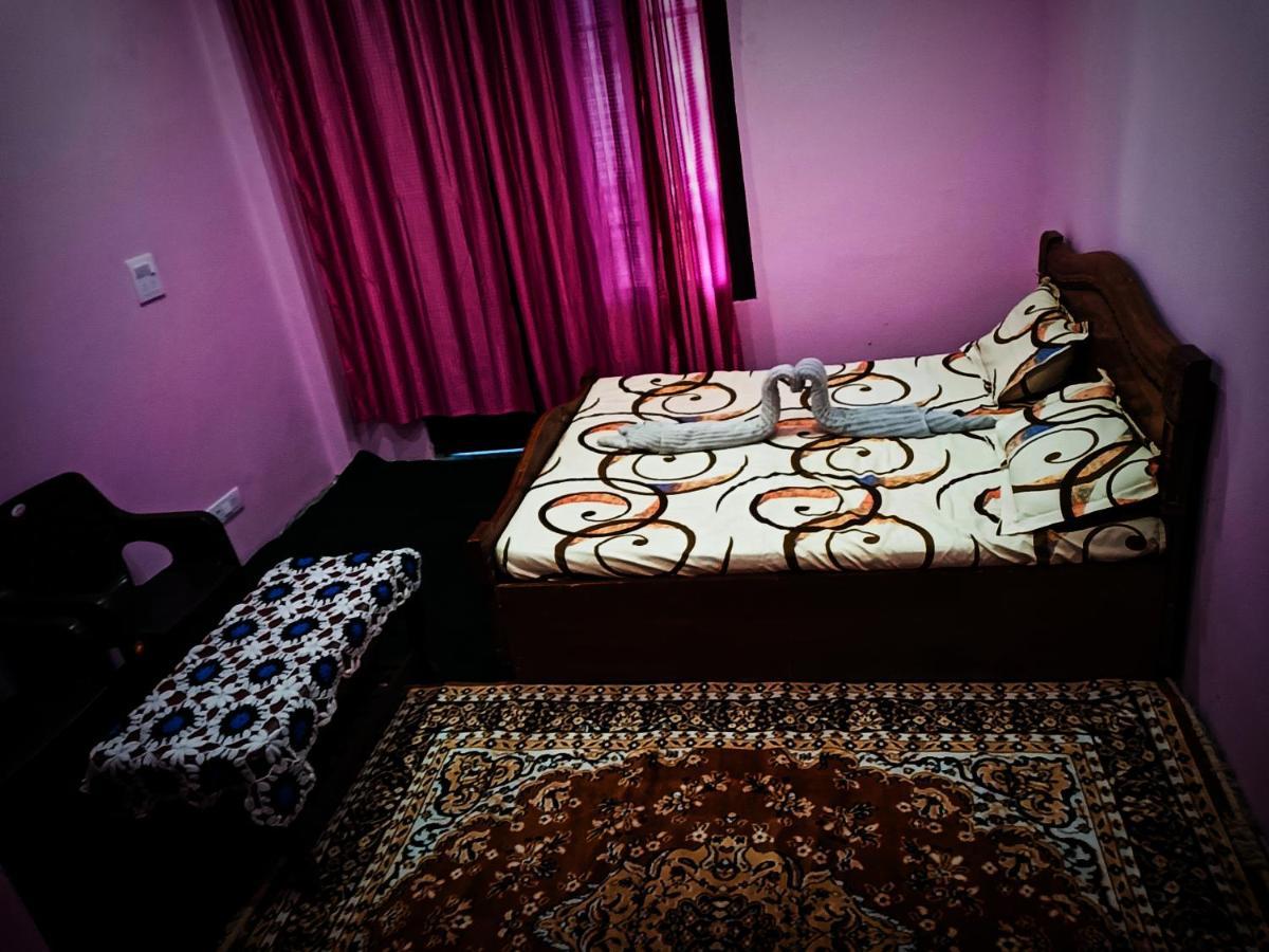 Peace Holiday Homestay Chail Zimmer foto